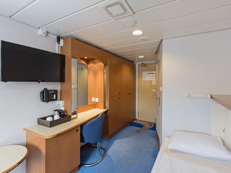 Arctic Superior  | Twin on promenade deck with window